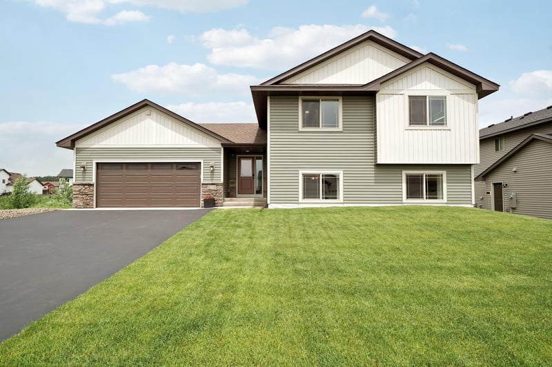 8210 383rd St, North Branch, MN 55056
