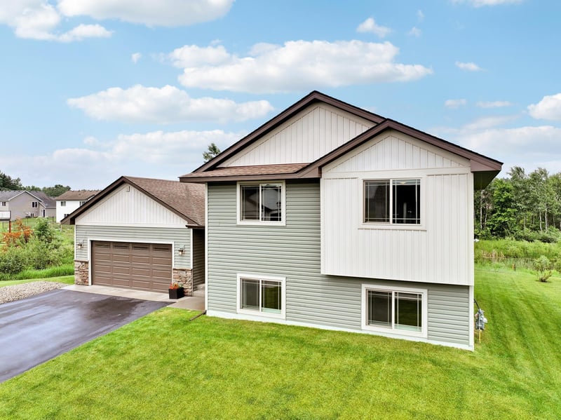 8210 383rd St, North Branch, MN 55056