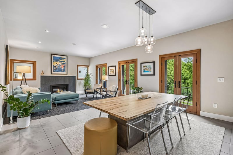 747 Kenwood Pw, Minneapolis, MN 55403