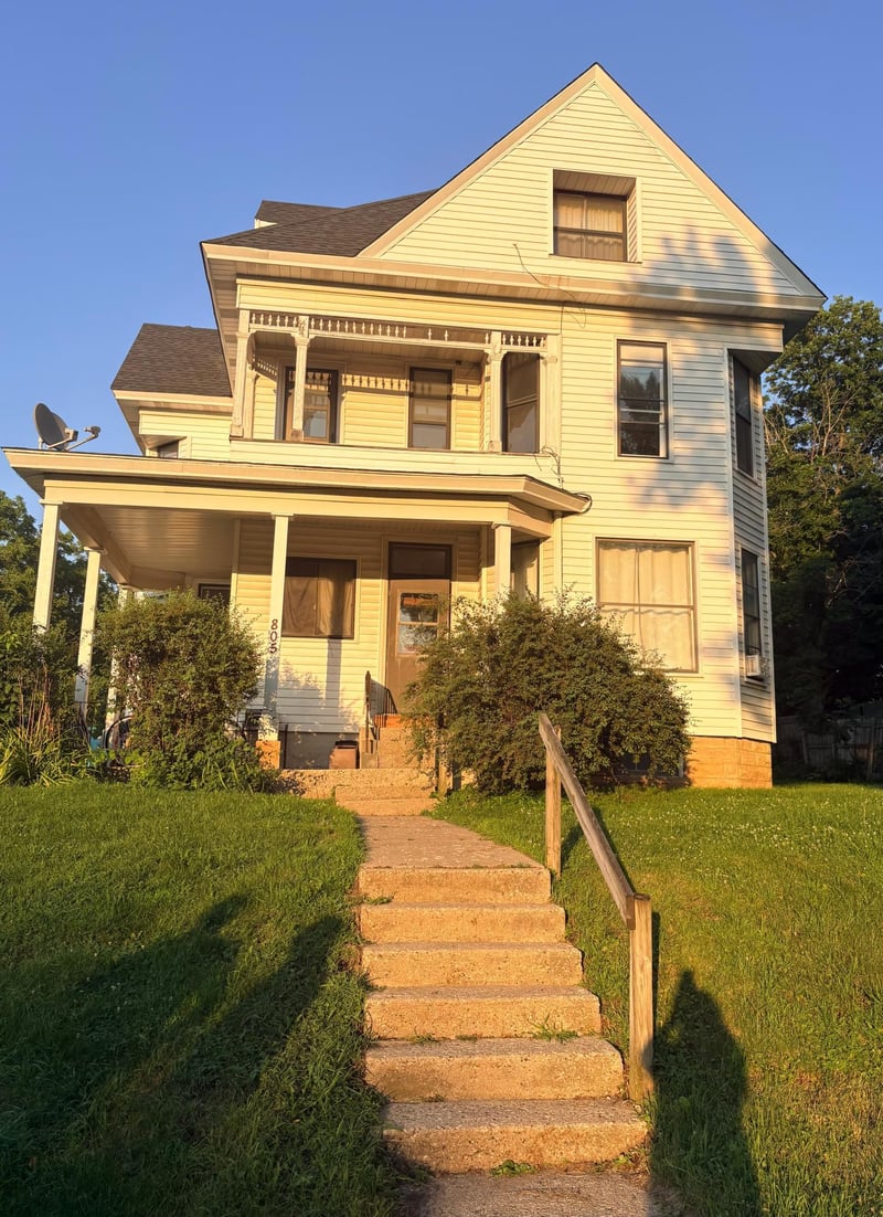 805 S Cedar Ave, Owatonna, MN 55060