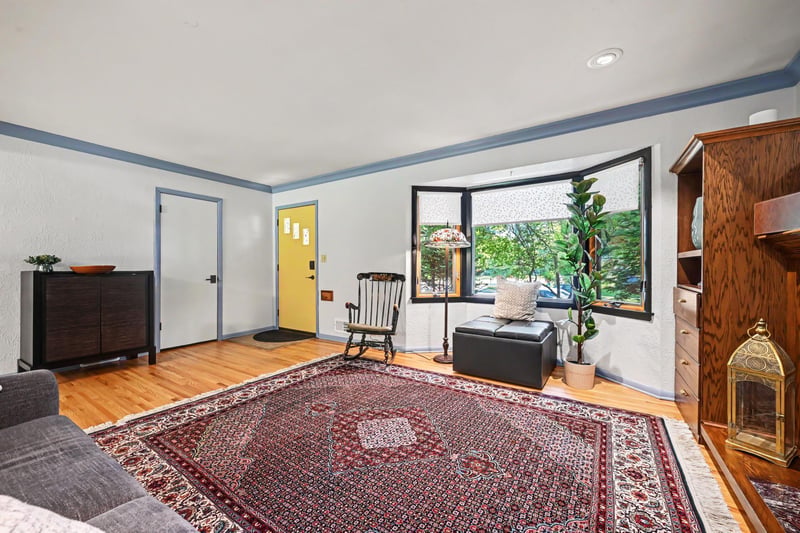 885 Old Lexington Ave, Saint Paul, MN 55116