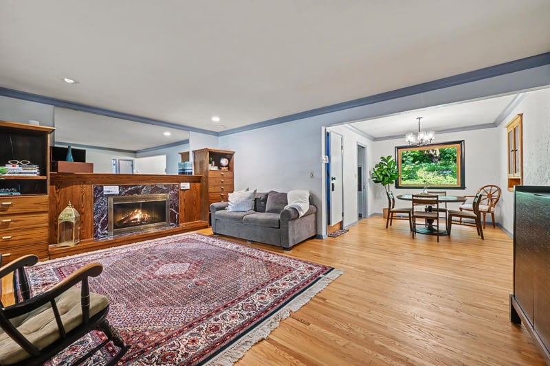 885 Old Lexington Ave, Saint Paul, MN 55116