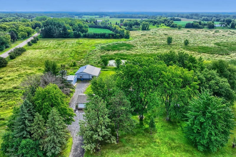 26463 Olinda Trl, Lindstrom, MN 55045