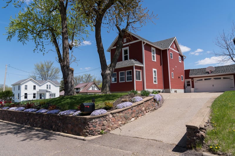 205 E Hudson St, Mondovi, WI 54755