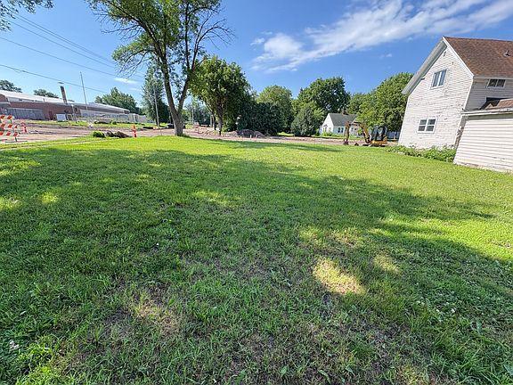 49 S Hering St, Appleton, MN 56208