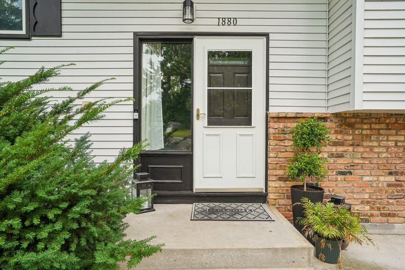 1880 Gold Trl, Eagan, MN 55122