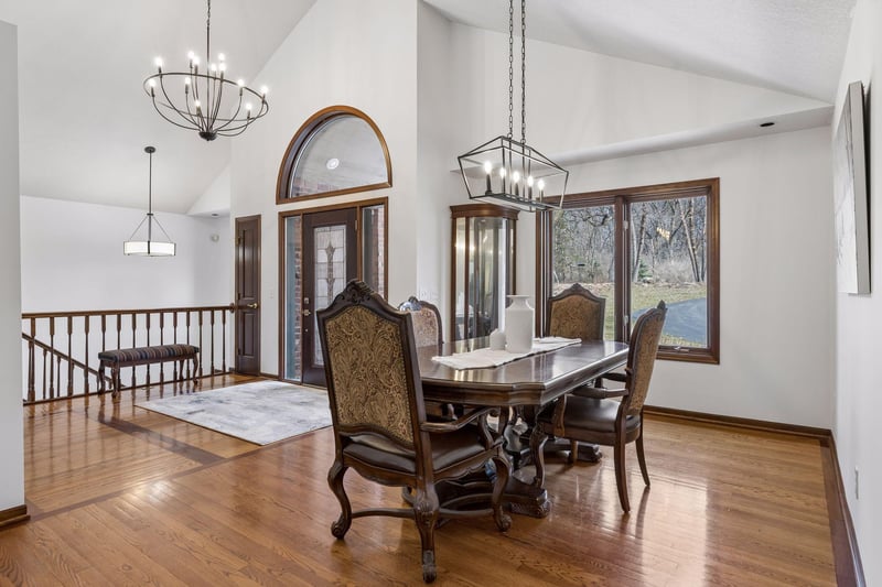 9440 Abigail Ct, Inver Grove Heights, MN 55077