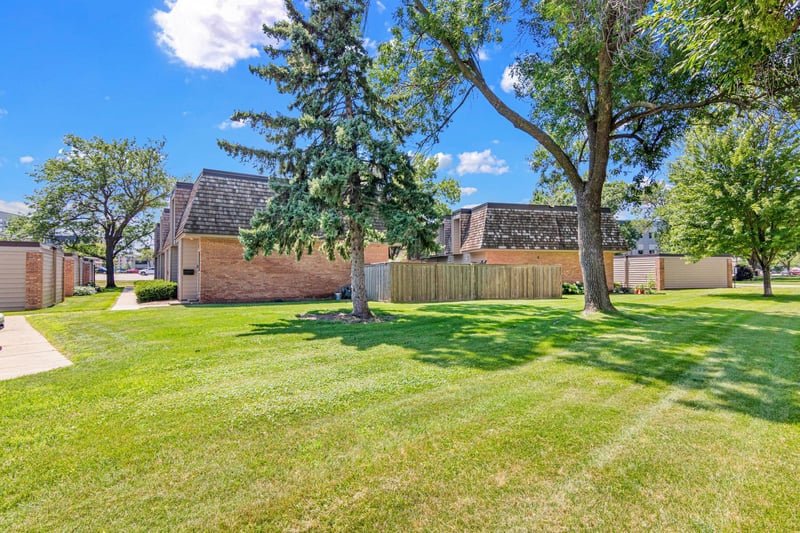 6487 Barrie Rd, Edina, MN 55435