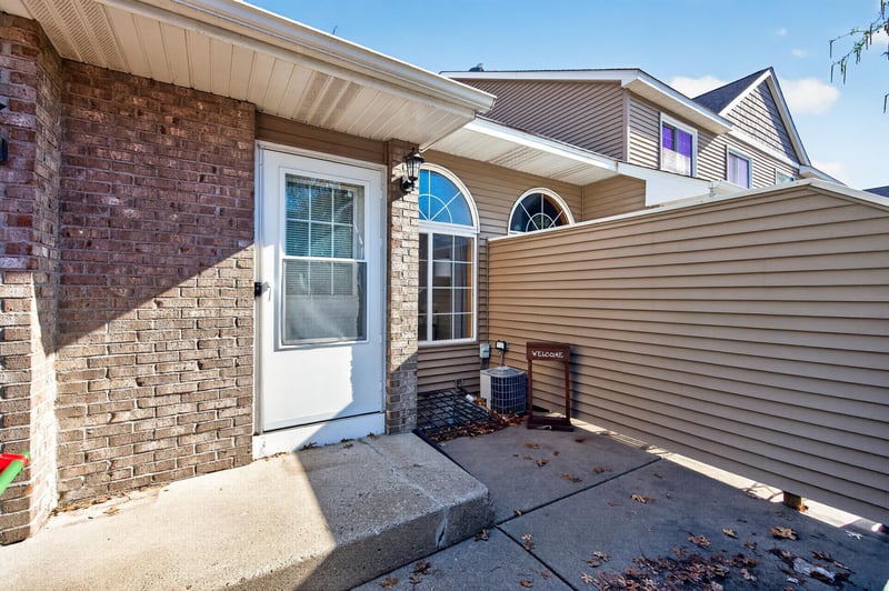 8184 Middletown Rd, Spring Lake Park, MN 55432