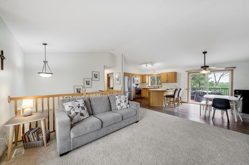 1512 Pond View Ct, Cologne, MN 55322