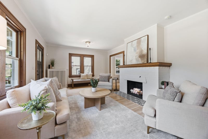 23 W 48th St, Minneapolis, MN 55419