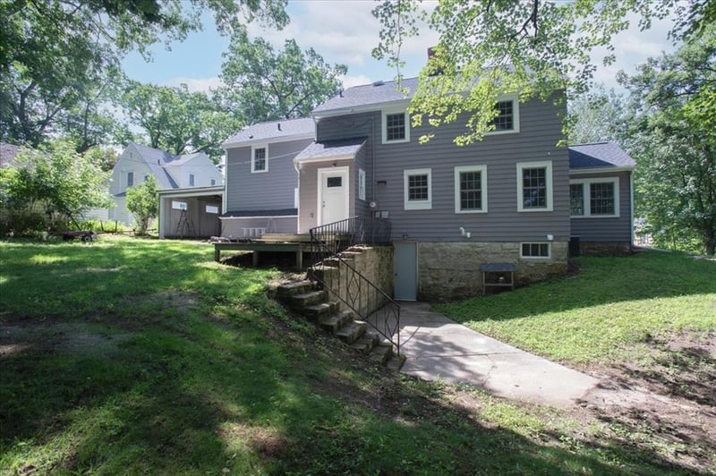 1319 Oakwood Ave, Menomonie, WI 54751