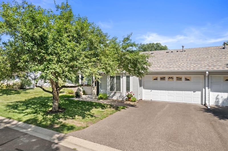 661 Belland Ave, Vadnais Heights, MN 55127