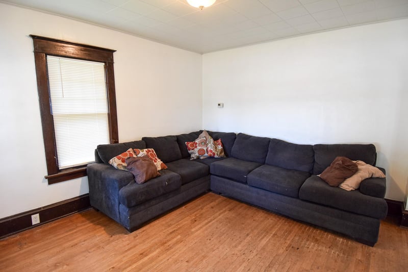 313 E Prairie Ave, Warren, MN 56762