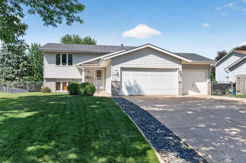 3511 W Mineral Pond Blvd, Anoka, MN 55303