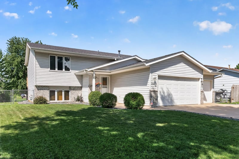 3511 W Mineral Pond Blvd, Anoka, MN 55303