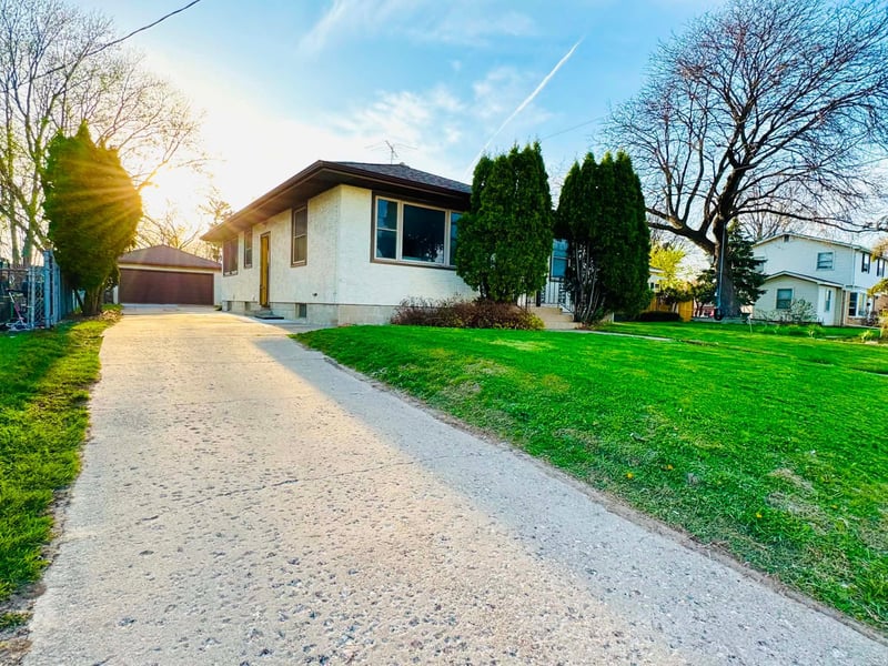 465 Ruth St N, Saint Paul, MN 55119