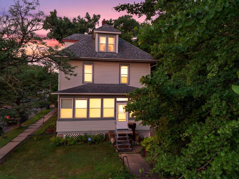 1053 Jessie St, Saint Paul, MN 55130