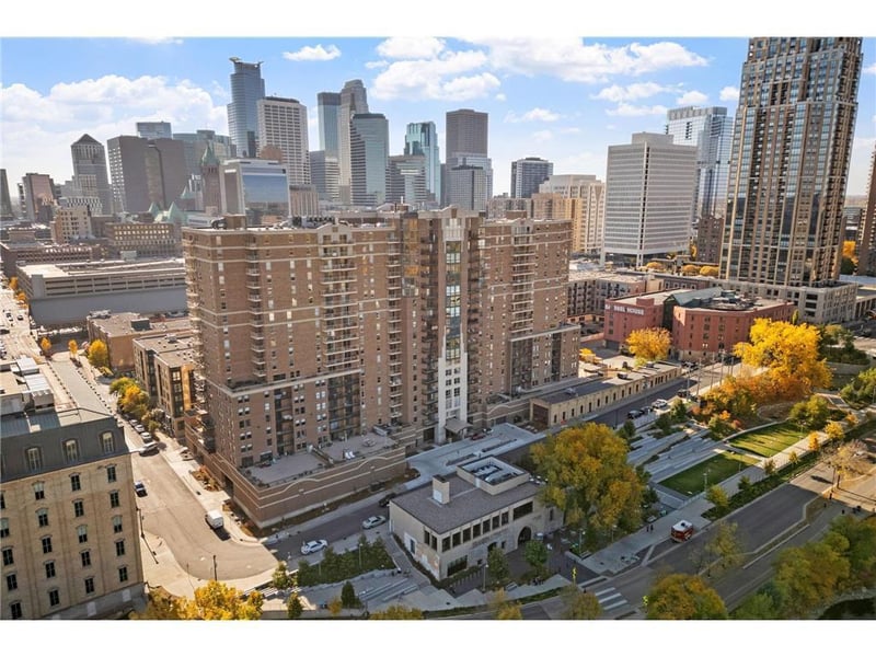 401 S 1st St #1702, Minneapolis, MN 55401