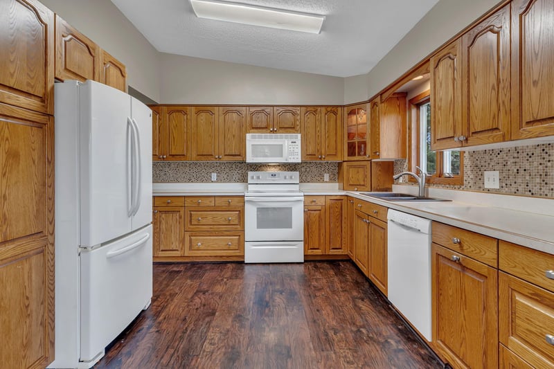 1713 6th St SW, Willmar, MN 56201