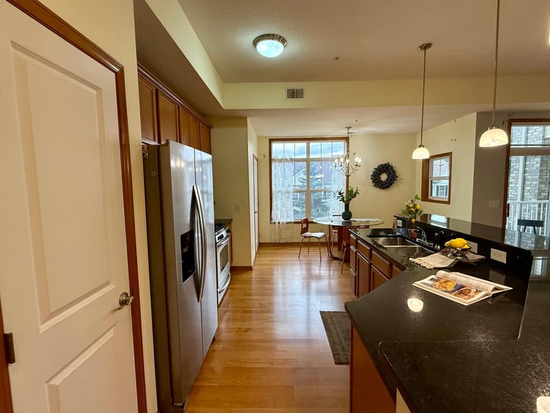 1244 County Road D E #102, Maplewood, MN 55109