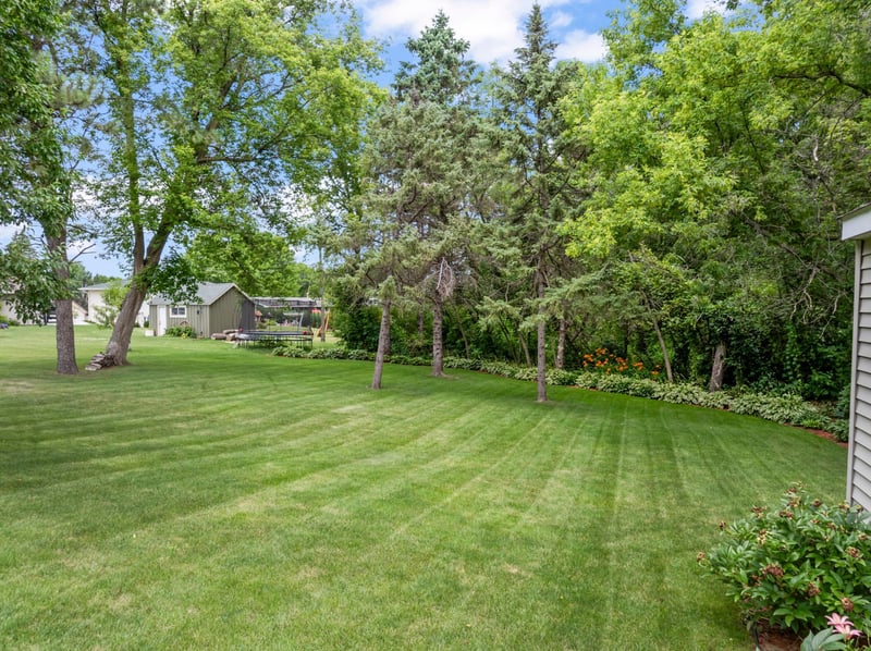 450 Lally Ct, Zumbrota, MN 55992