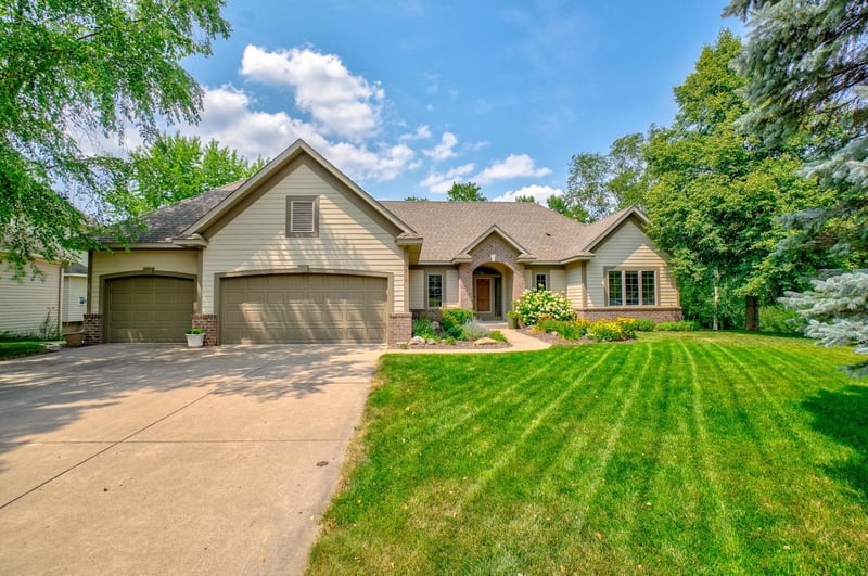 5619 Cottonwood Ct, Shoreview, MN 55126