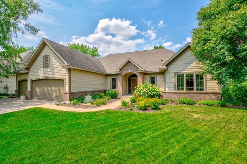 5619 Cottonwood Ct, Shoreview, MN 55126