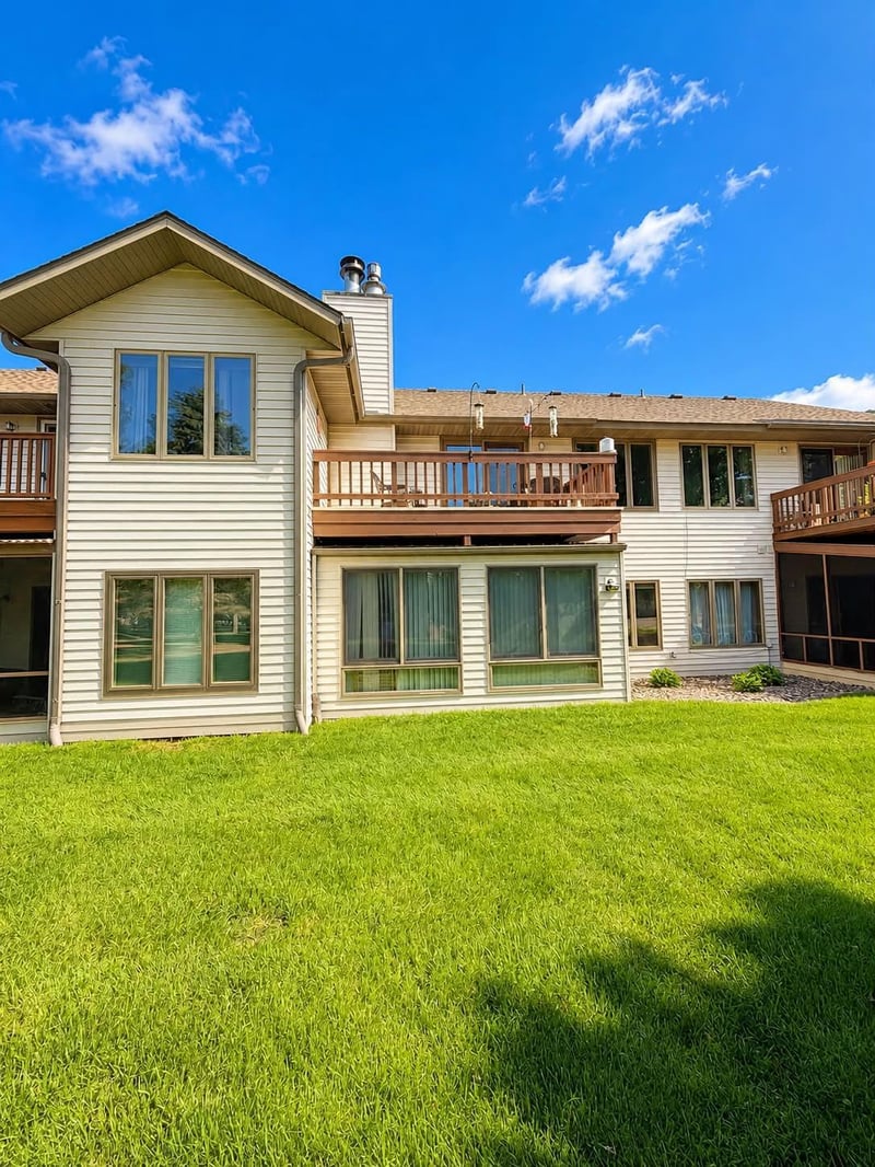 2066 Stockinger Dr, Saint Cloud, MN 56303