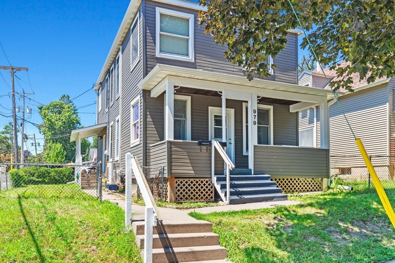 979 Victoria St N, Saint Paul, MN 55103