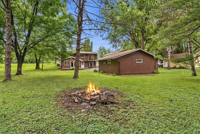 6937 Stillwater Blvd N, Oakdale, MN 55128
