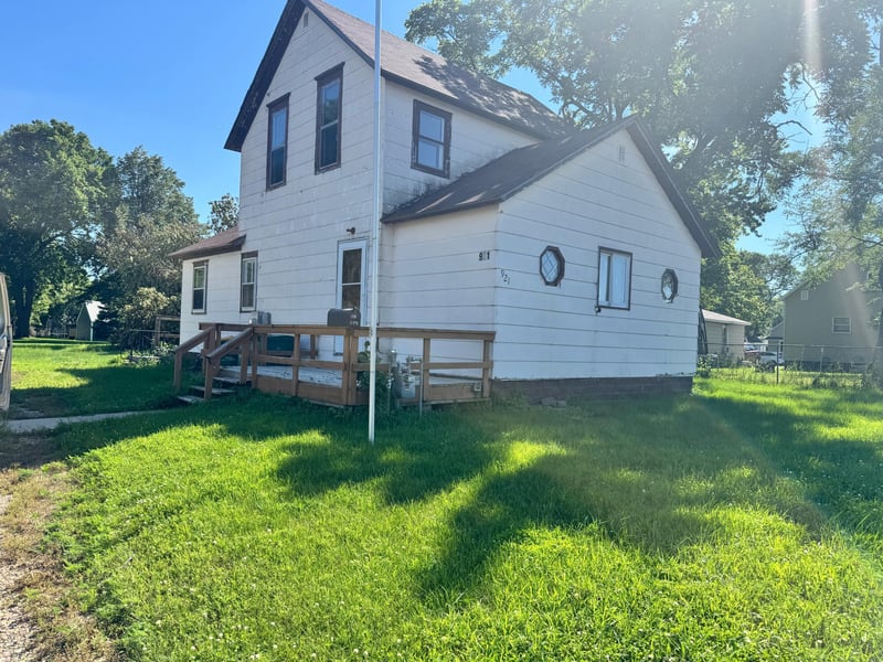 921 North Hw, Jackson, MN 56143