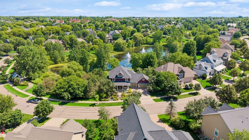 11281 Stonemill Farms Curve, Woodbury, MN 55129