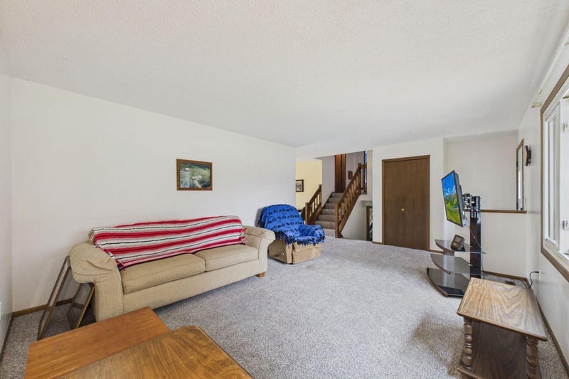 16112 Kettle River Blvd NE, Columbus, MN 55025