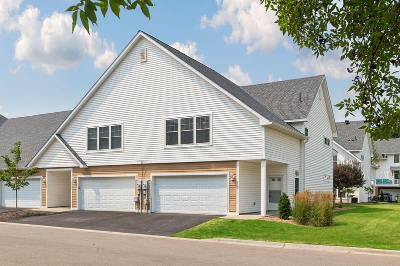 2143 Old School Rd, Mound, MN 55364