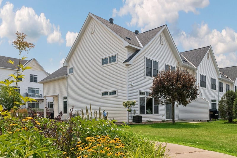 2143 Old School Rd, Mound, MN 55364