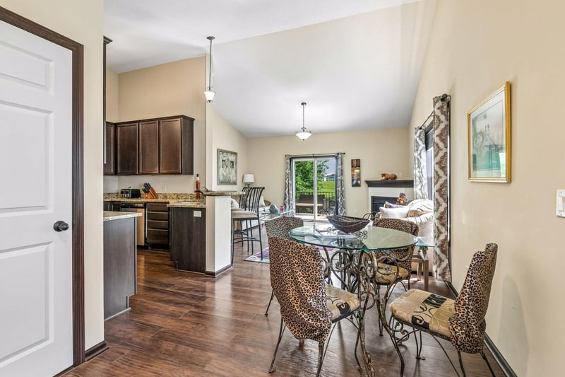 2588 Vierling Dr E, Shakopee, MN 55379
