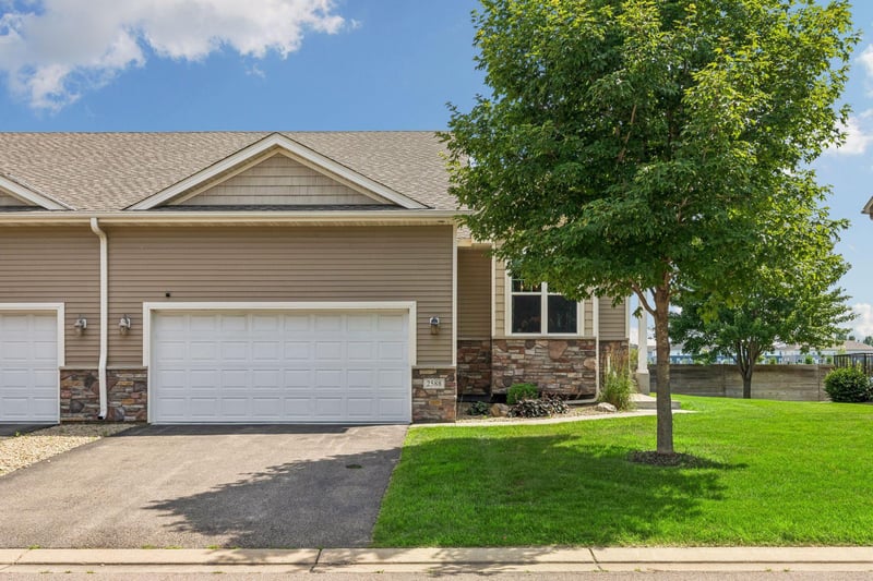 2588 Vierling Dr E, Shakopee, MN 55379