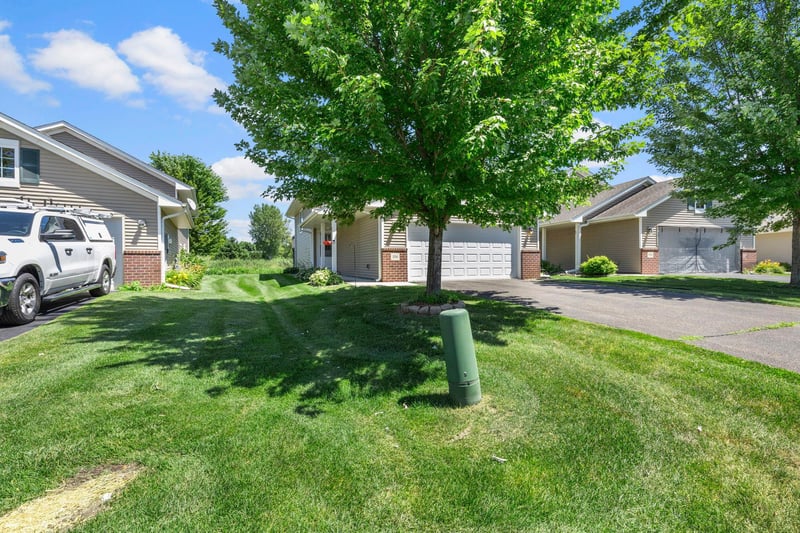 106 Garner Cir, Montrose, MN 55363