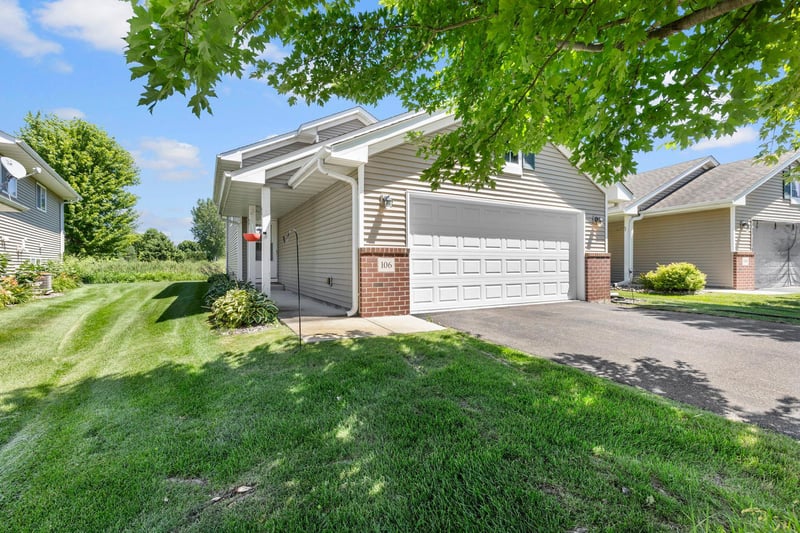 106 Garner Cir, Montrose, MN 55363