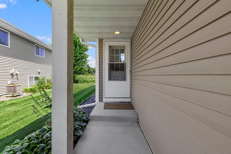 106 Garner Cir, Montrose, MN 55363