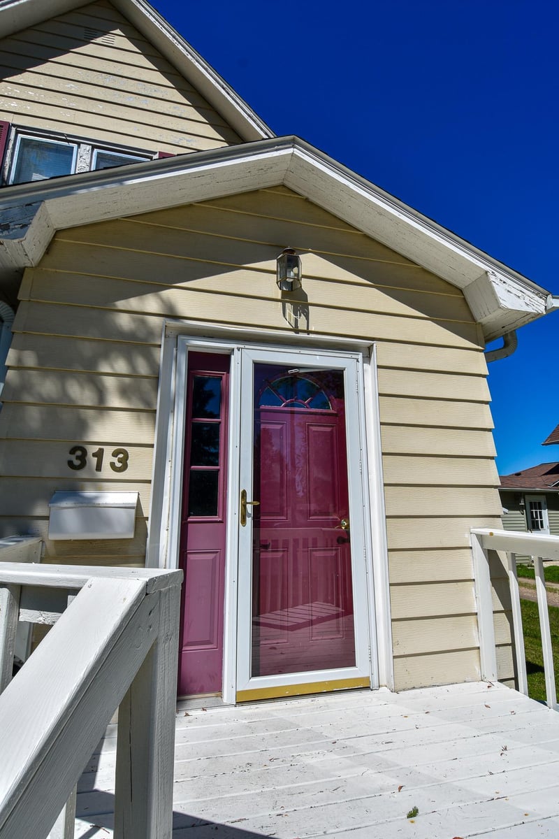 313 State Ave N, Thief River Falls, MN 56701