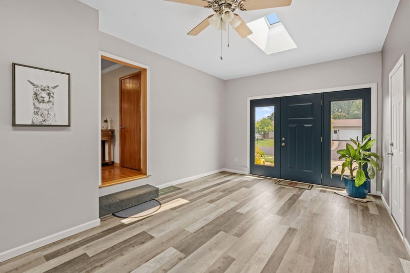 6841 Carmen Ave, Inver Grove Heights, MN 55076