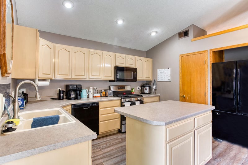 1010 Hampshire St, Prescott, WI 54021