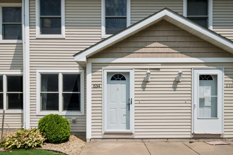 634 Pine St #5, Prescott, WI 54021