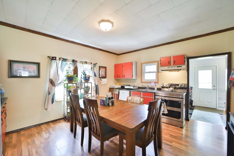 403 8th St NE, Staples, MN 56479