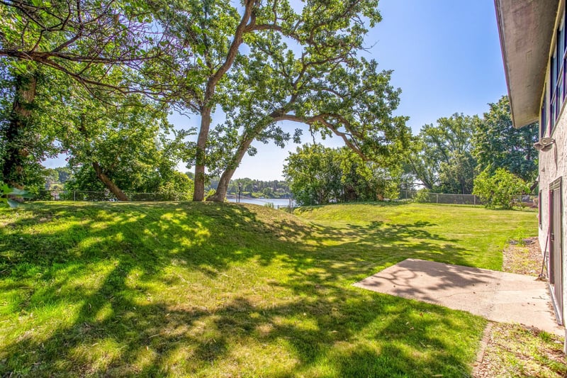 11708 Mississippi Dr N, Champlin, MN 55316