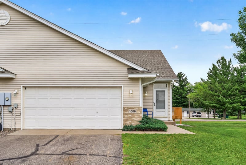 1608 15th Ave N, Princeton, MN 55371