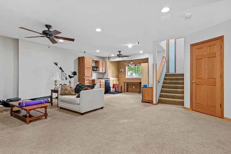 6533 Neddersen Cir, Brooklyn Park, MN 55445