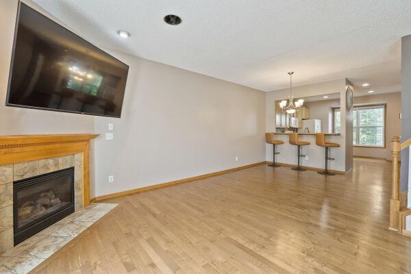 5213 Scott Trl, Robbinsdale, MN 55422